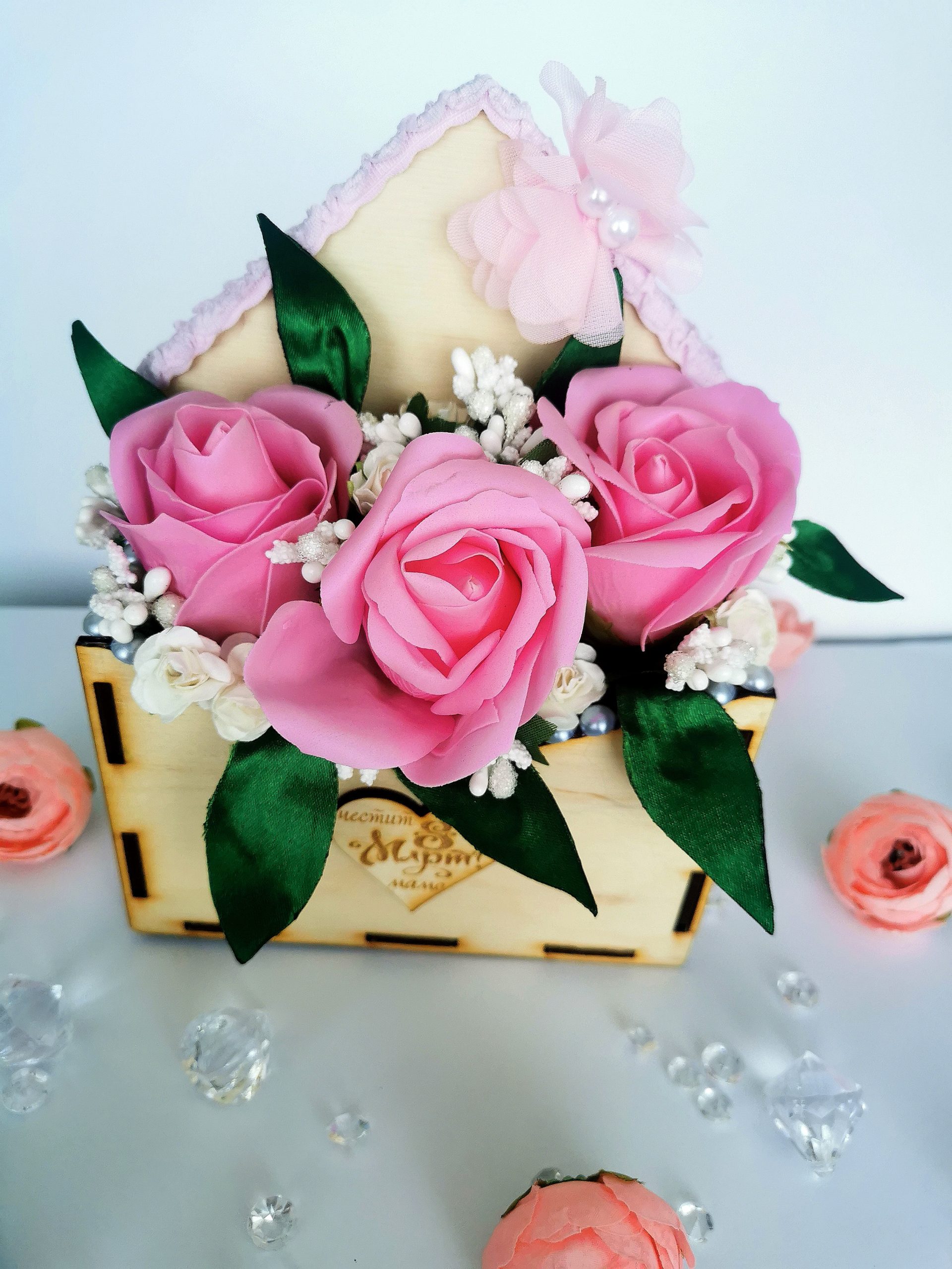 Дървена кутия със съпунени рози - Image 2