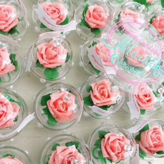 Стъкленица с роза